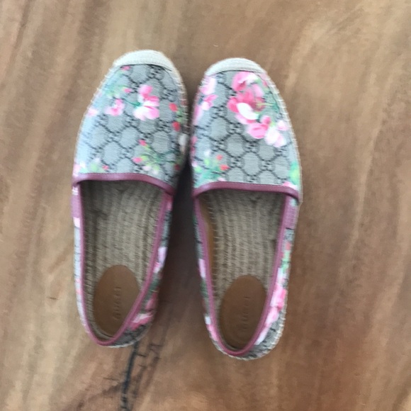 Gucci women’s flower espadrilles. Size 10. - Picture 2 of 3